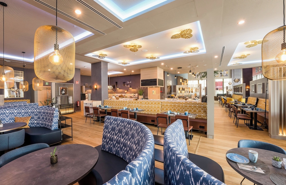 Leonardo Royal Hotel Barcelona Fira — Restaurant & bars in Barcelona, Catalonia