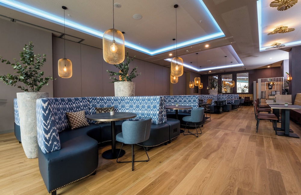 Leonardo Royal Hotel Barcelona Fira — Restaurant & bars in Barcelona, Catalonia