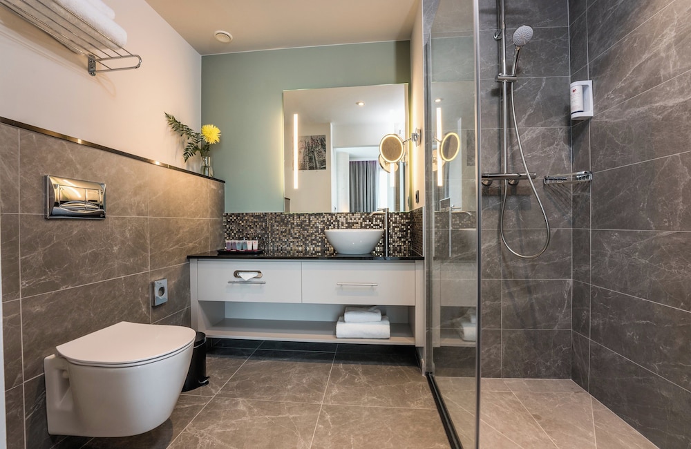Leonardo Royal Hotel Barcelona Fira — Hotel rooms in Barcelona, Catalonia
