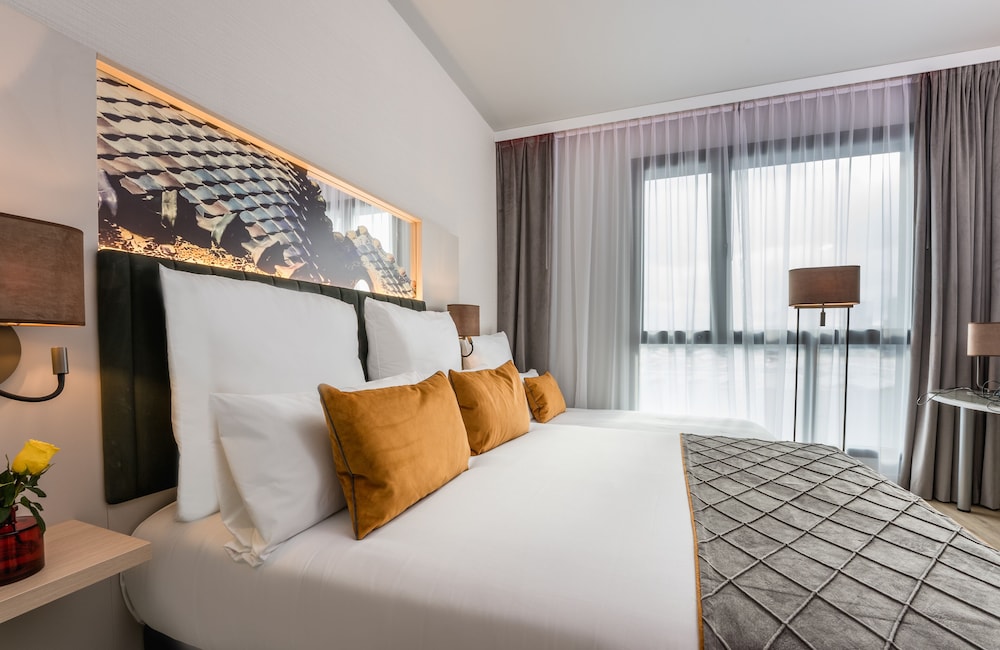 Leonardo Royal Hotel Barcelona Fira — Hotel rooms in Barcelona, Catalonia