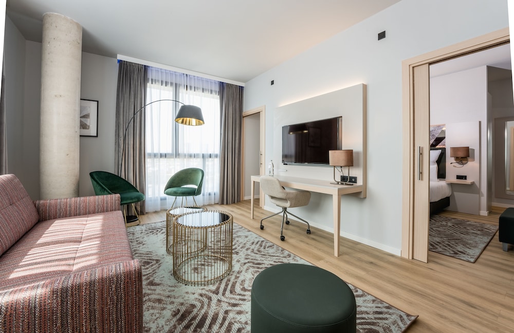 Leonardo Royal Hotel Barcelona Fira — Hotel rooms in Barcelona, Catalonia