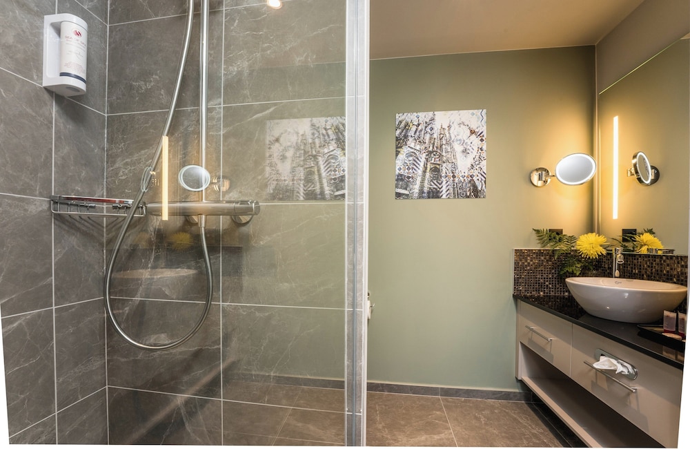 Leonardo Royal Hotel Barcelona Fira — Hotel rooms in Barcelona, Catalonia