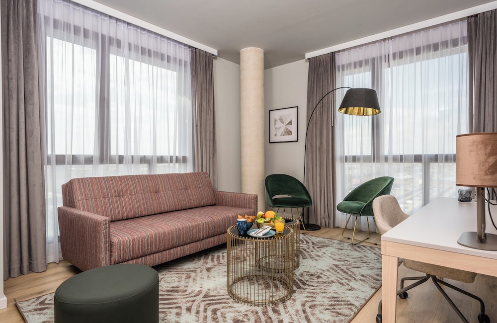 Leonardo Royal Hotel Barcelona Fira — Hotel rooms in Barcelona, Catalonia