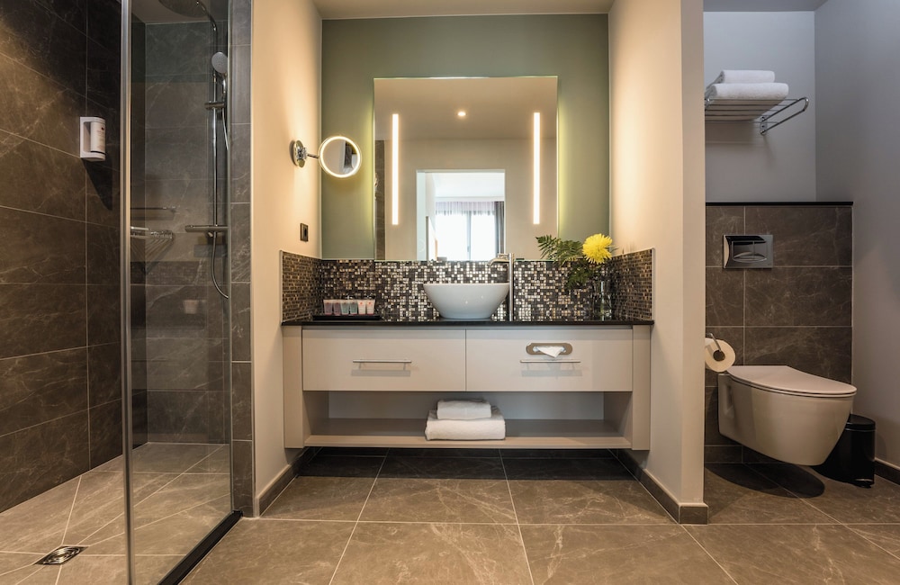 Leonardo Royal Hotel Barcelona Fira — Hotel rooms in Barcelona, Catalonia