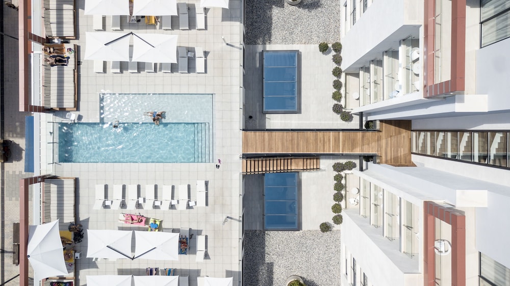 Kyrat Amarac Suites — Swimming pool in Cala Millor, Balearic Islands