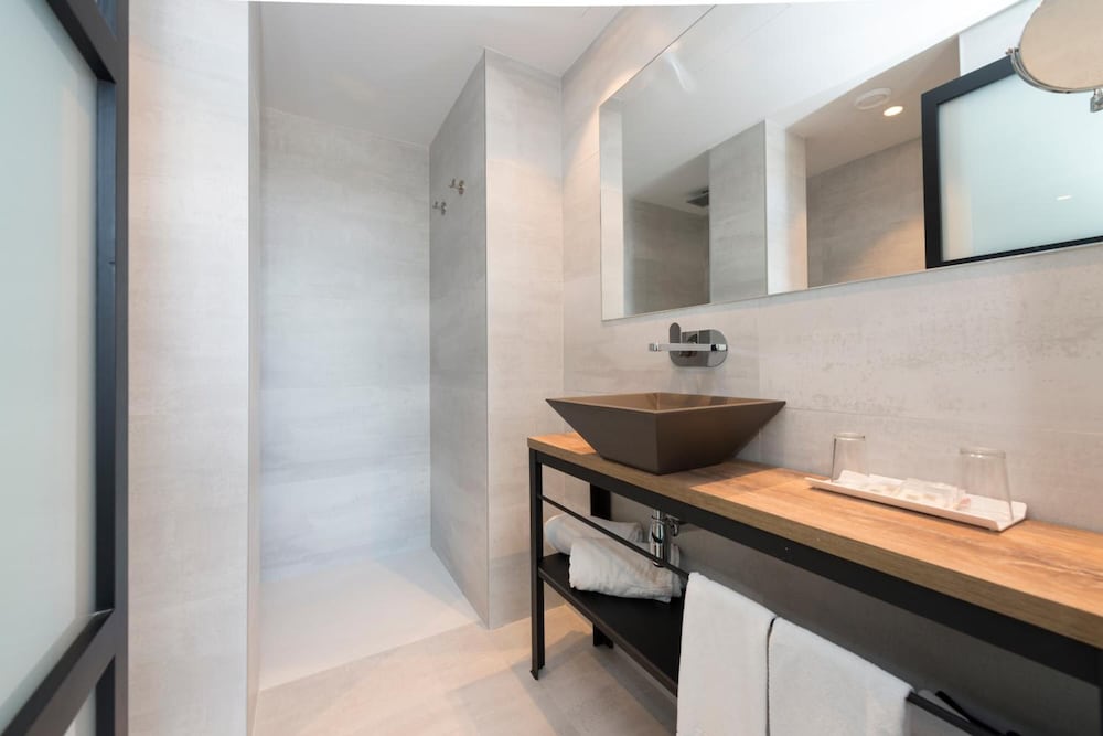 Kyrat Amarac Suites — Hotel rooms in Cala Millor, Balearic Islands
