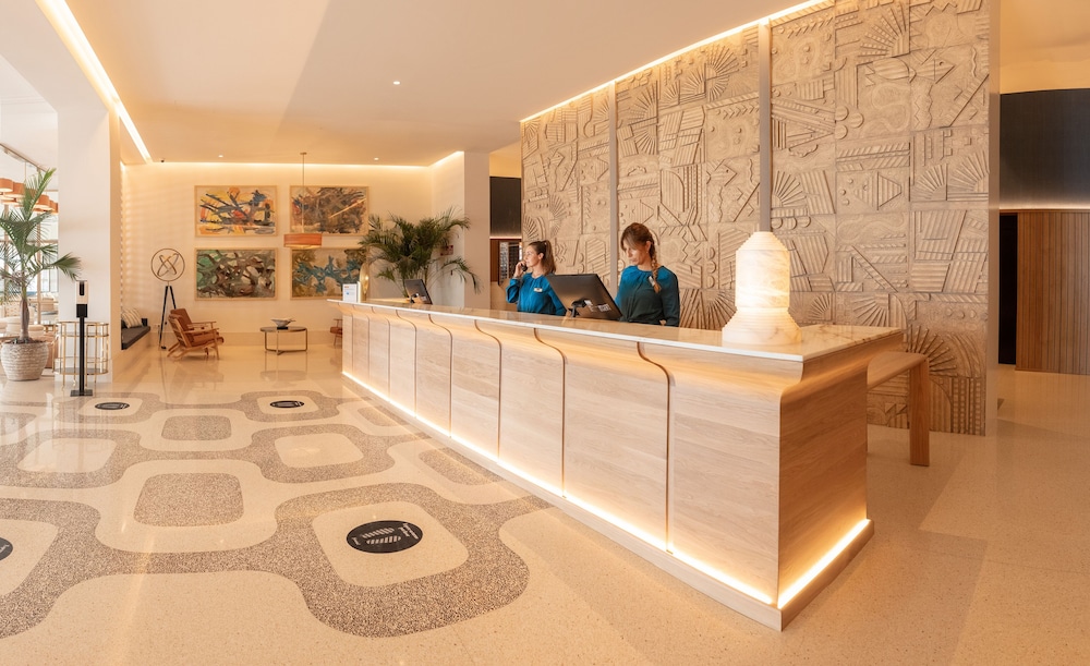 H10 Porto Poniente — Hotel building in Benidorm, Valencian Community