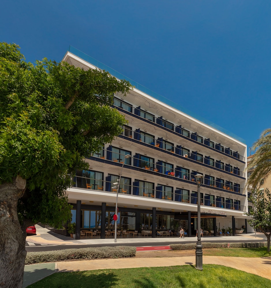H10 Porto Poniente — Hotel building in Benidorm, Valencian Community