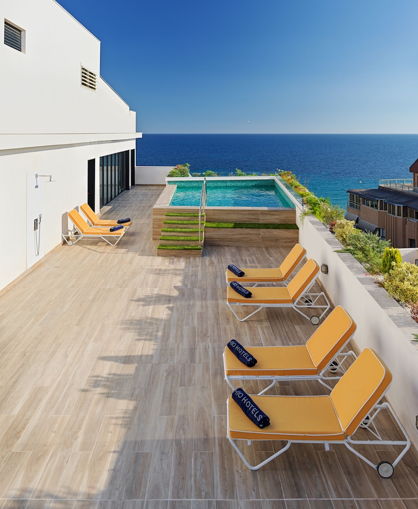 H10 Porto Poniente — Swimming pool in Benidorm, Valencian Community