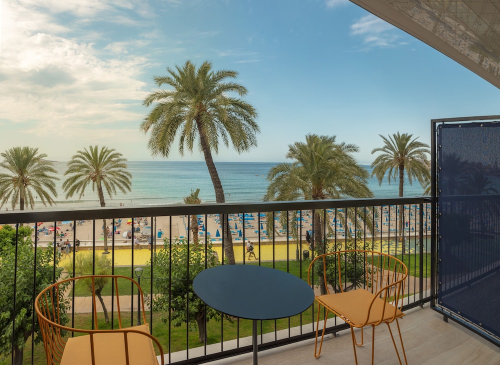 H10 Porto Poniente — Beach in Benidorm, Valencian Community