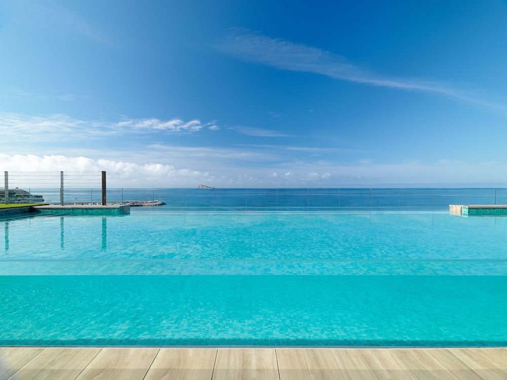 H10 Porto Poniente — Swimming pool in Benidorm, Valencian Community