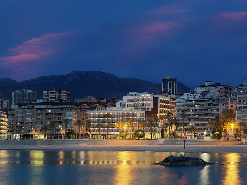 H10 Porto Poniente — Hotel building in Benidorm, Valencian Community
