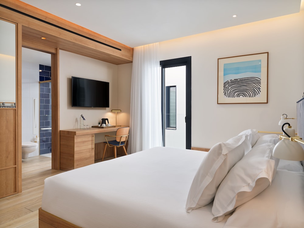 H10 Porto Poniente — Hotel rooms in Benidorm, Valencian Community