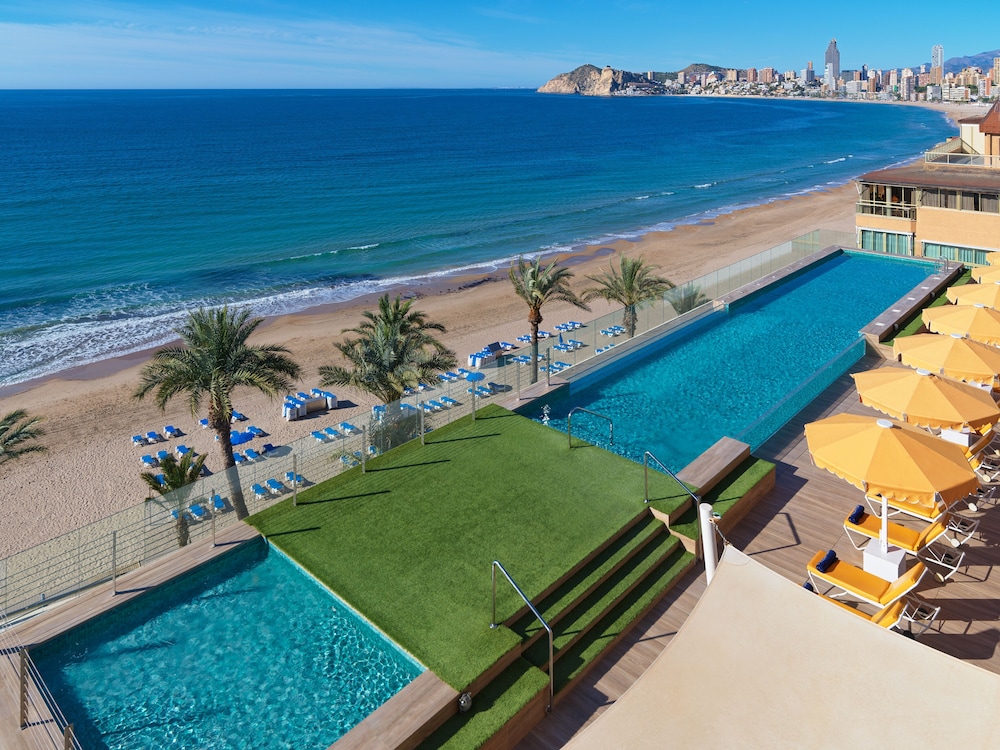 H10 Porto Poniente — Swimming pool in Benidorm, Valencian Community