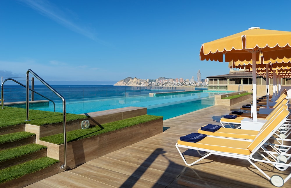 H10 Porto Poniente — Swimming pool in Benidorm, Valencian Community