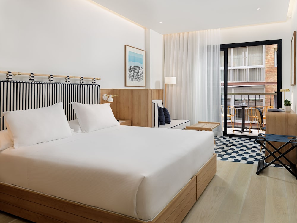H10 Porto Poniente — Hotel rooms in Benidorm, Valencian Community