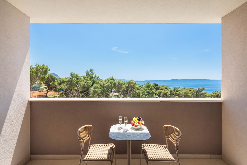 Aminess Laurel Khalani Hotel — Hotel rooms in Makarska, Split-Dalmatia