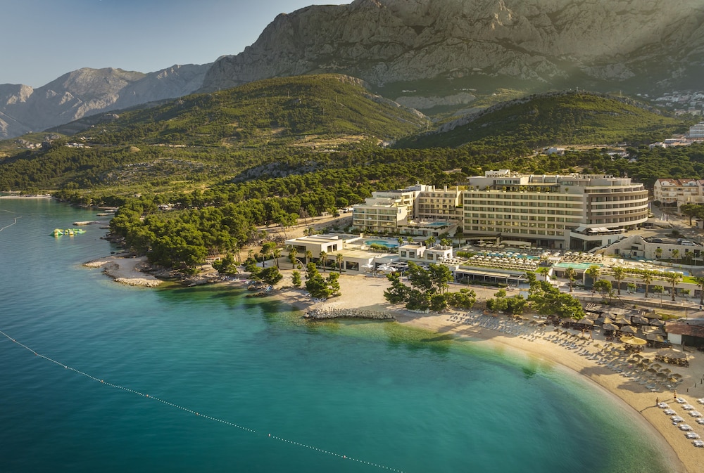 Aminess Laurel Khalani Hotel — Hotel building in Makarska, Split-Dalmatia