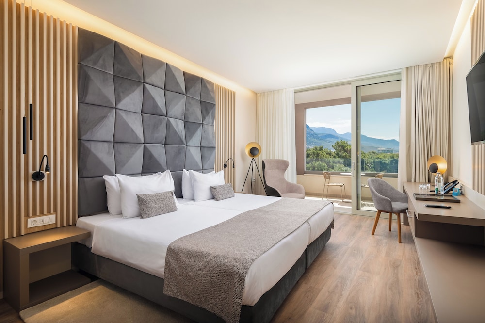 Aminess Laurel Khalani Hotel — Hotel rooms in Makarska, Split-Dalmatia