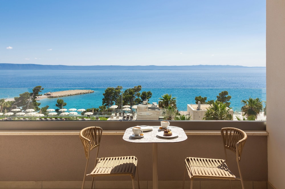 Aminess Laurel Khalani Hotel — Hotel rooms in Makarska, Split-Dalmatia