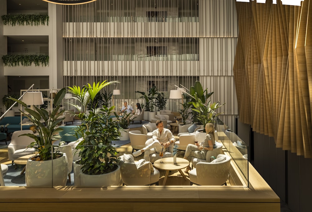 Aminess Laurel Khalani Hotel — Hotel building in Makarska, Split-Dalmatia
