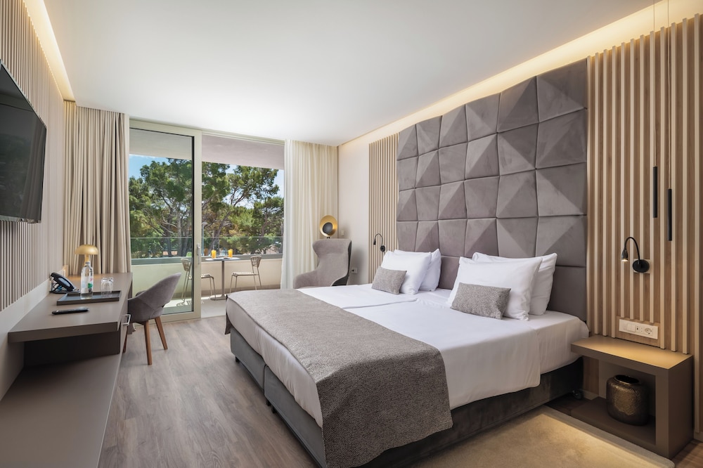 Aminess Laurel Khalani Hotel — Hotel rooms in Makarska, Split-Dalmatia