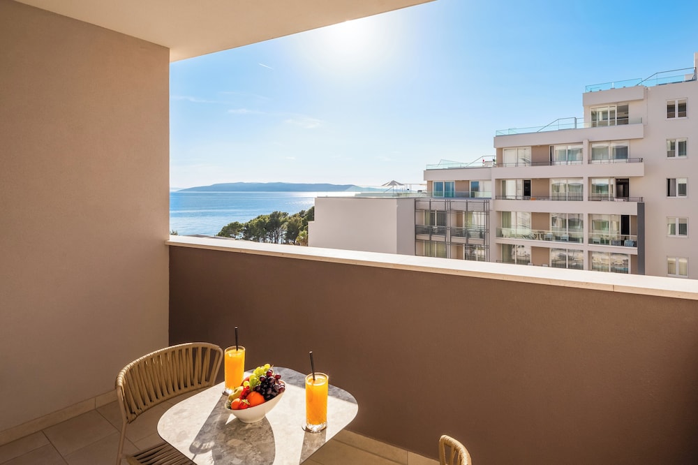 Aminess Laurel Khalani Hotel — Hotel rooms in Makarska, Split-Dalmatia