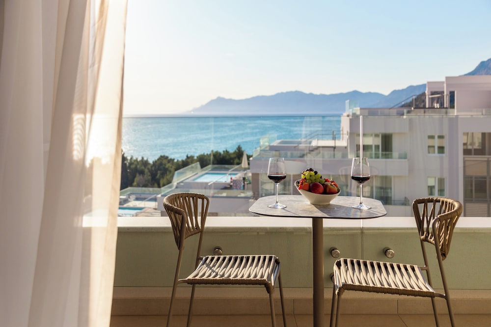 Aminess Laurel Khalani Hotel — Hotel rooms in Makarska, Split-Dalmatia