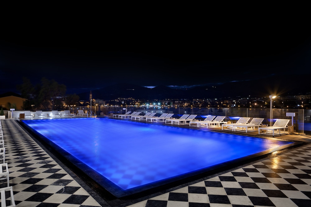 Hotel Brown Beach House & Spa — Swimming pool in Trogir, Split-Dalmatia
