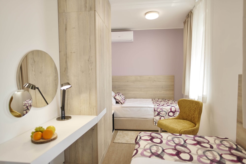 Arancini Residence — Hotel rooms in Vodice, Šibenik-Knin