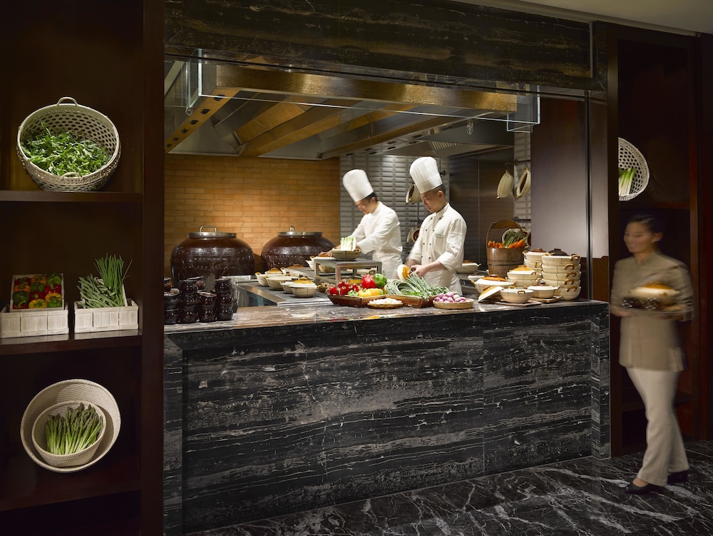 Kerry Hotel, Beijing — Restaurant & bars in Beijing, Beijing