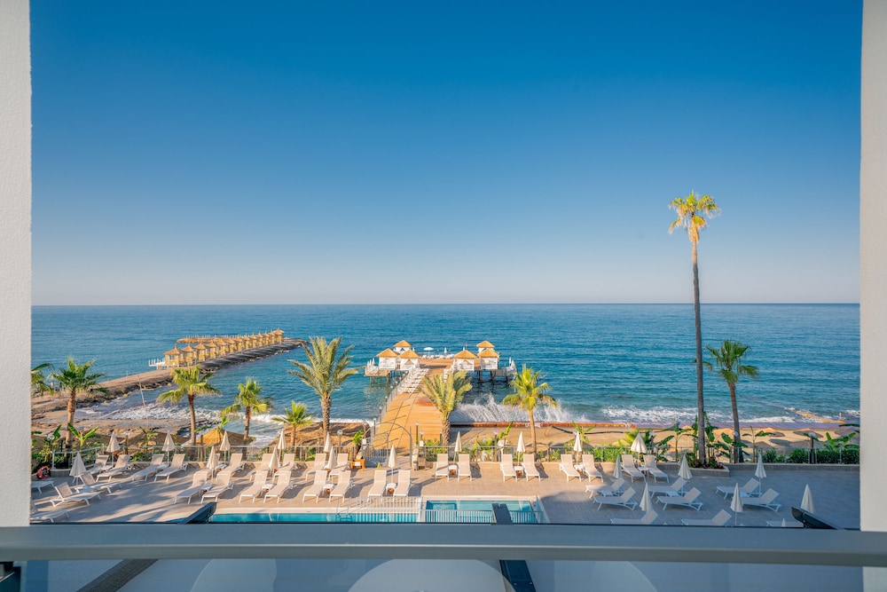 Aria Resort & Spa — Beach in Alanya