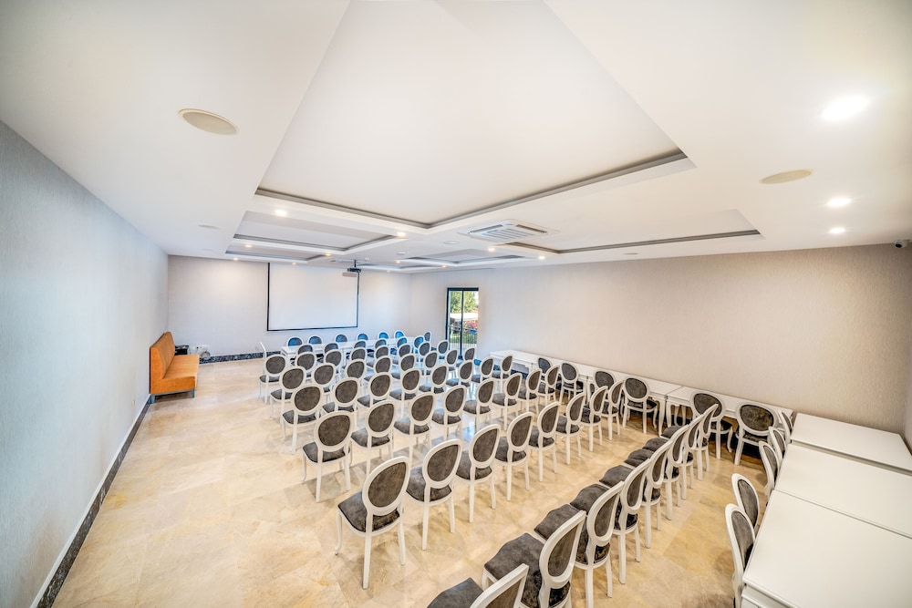 Aria Resort & Spa — Hotel building in Alanya