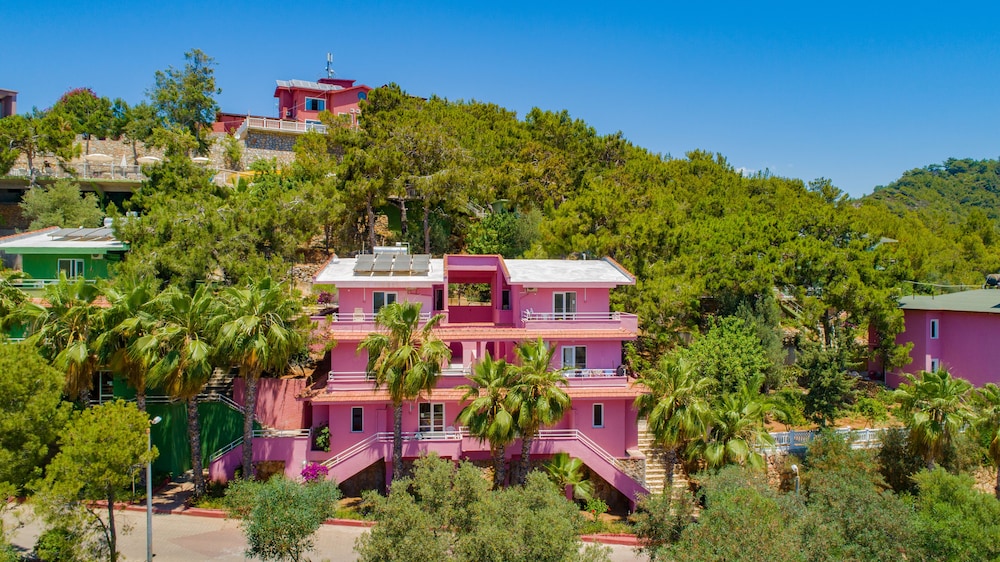 Senza Garden Holiday Club - All Inclusive — Hotel building in Alanya