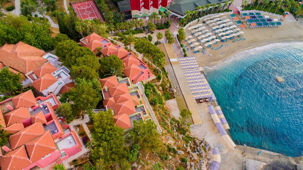Senza Garden Holiday Club - All Inclusive — Hotel building in Alanya