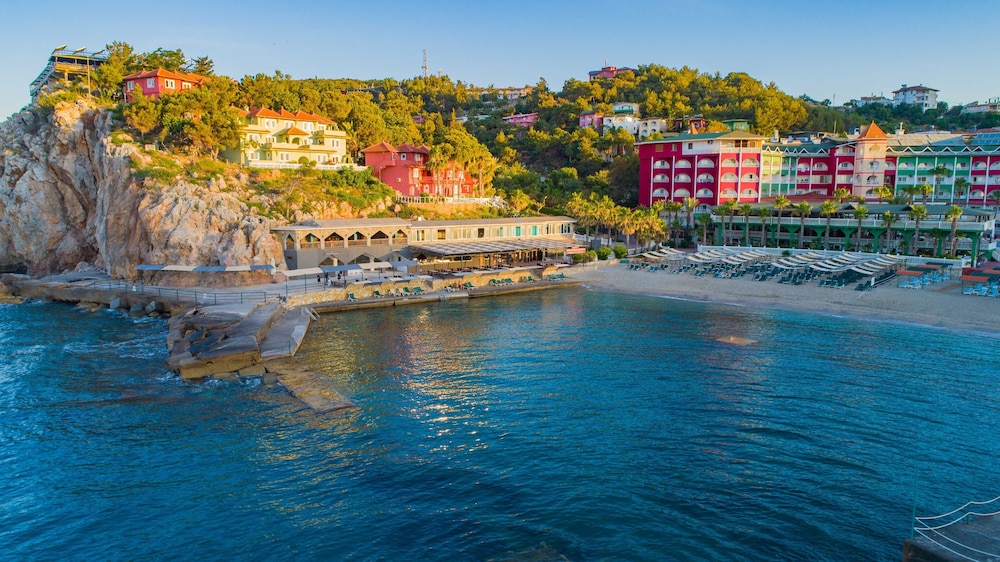 Senza Garden Holiday Club - All Inclusive — Beach in Alanya