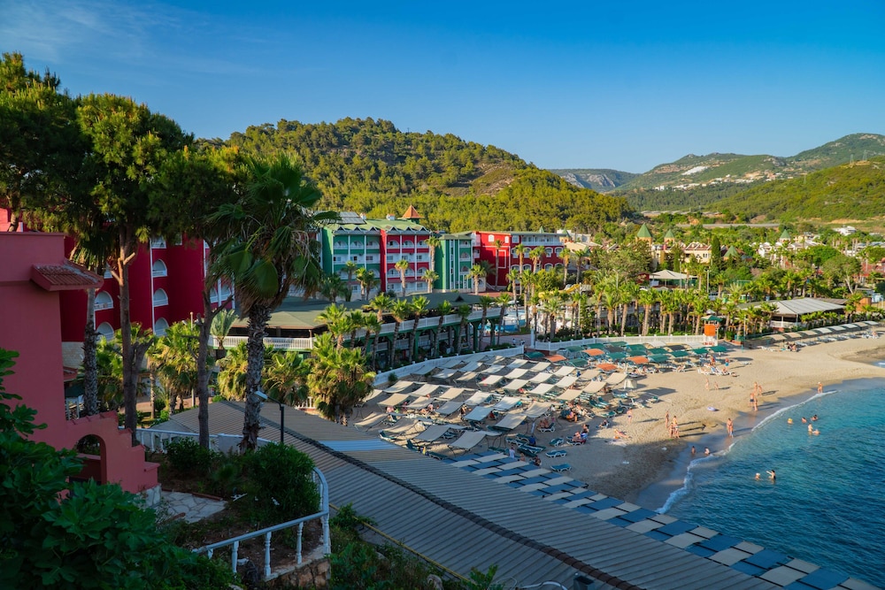 Senza Garden Holiday Club - All Inclusive — Beach in Alanya