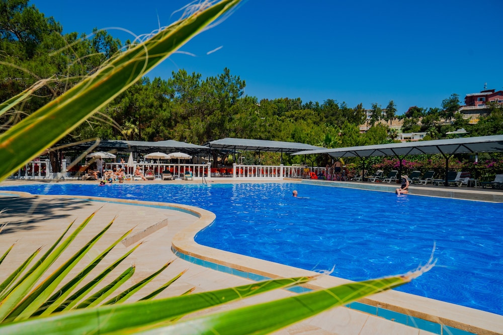 Senza Garden Holiday Club - All Inclusive — Swimming pool in Alanya