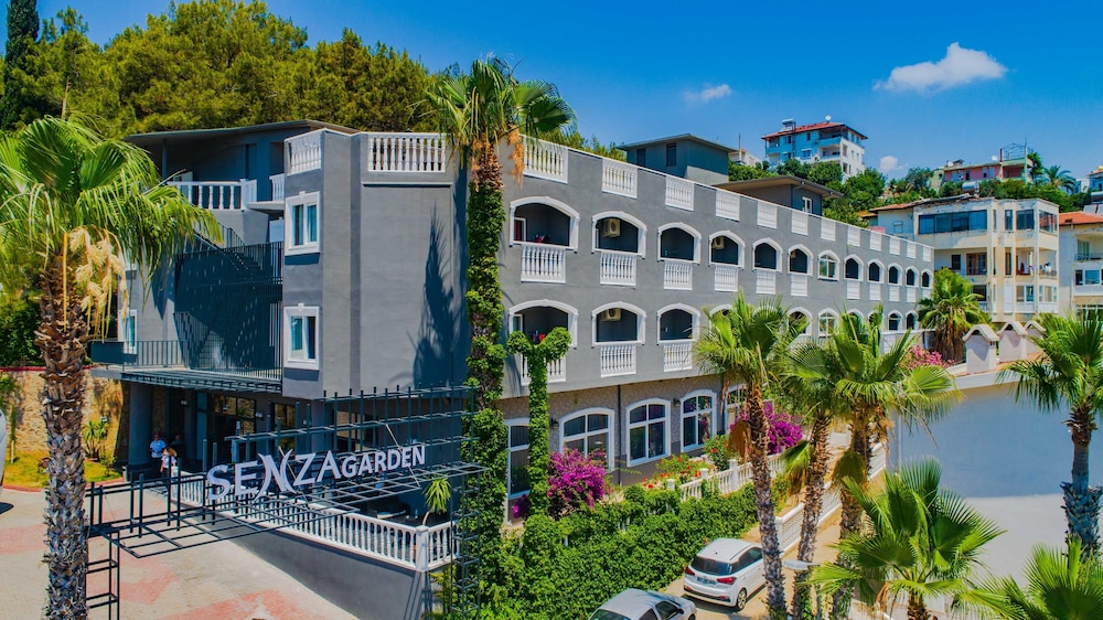 Senza Garden Holiday Club - All Inclusive — Hotel building in Alanya