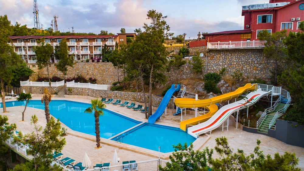 Senza Garden Holiday Club - All Inclusive — Swimming pool in Alanya