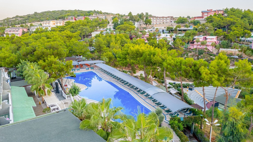 Senza Garden Holiday Club - All Inclusive — Swimming pool in Alanya
