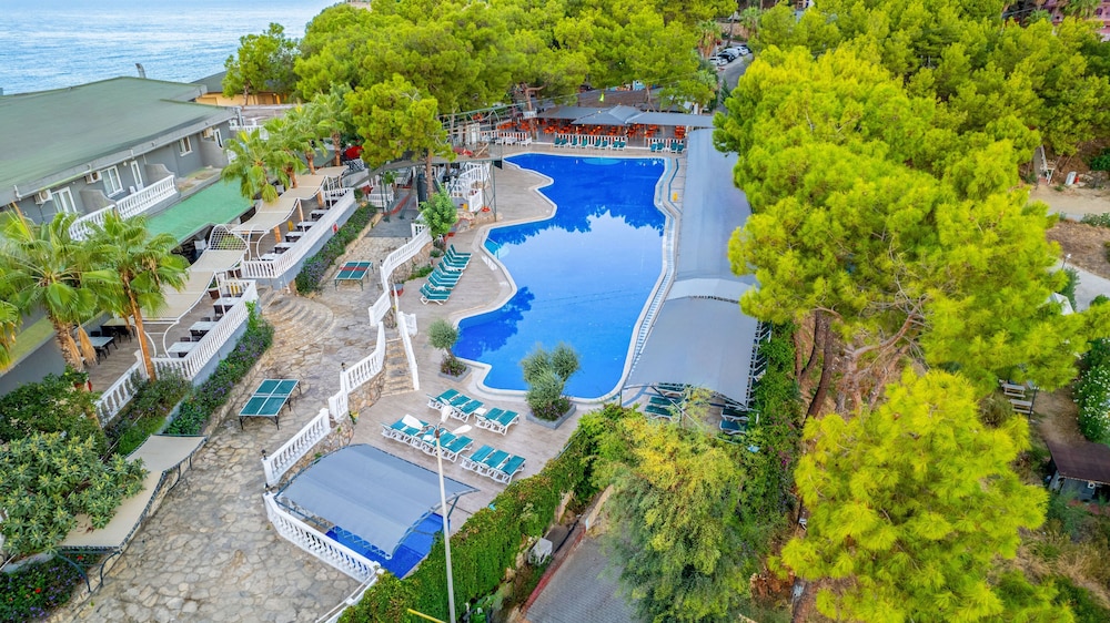 Senza Garden Holiday Club - All Inclusive — Swimming pool in Alanya