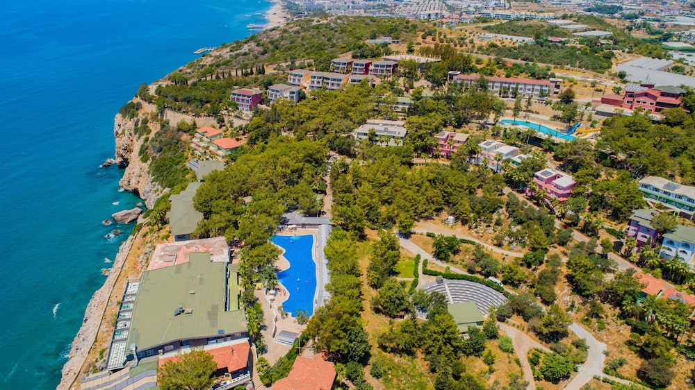 Senza Garden Holiday Club - All Inclusive — Hotel building in Alanya