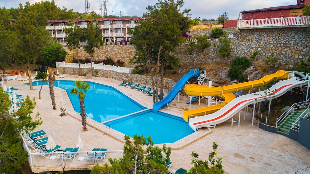 Senza Garden Holiday Club - All Inclusive — Swimming pool in Alanya
