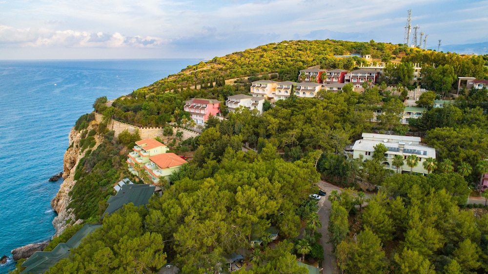Senza Garden Holiday Club - All Inclusive — Hotel building in Alanya