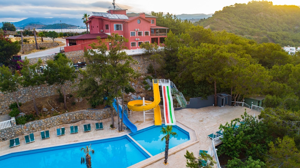 Senza Garden Holiday Club - All Inclusive — Attractions for children in Alanya