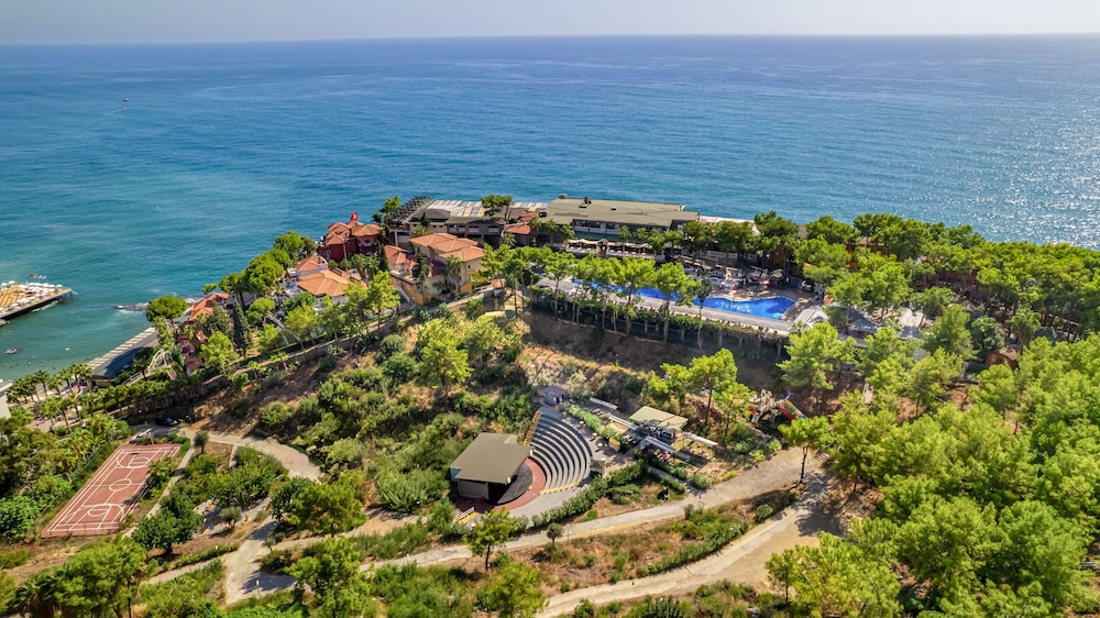 Senza Garden Holiday Club - All Inclusive — Swimming pool in Alanya