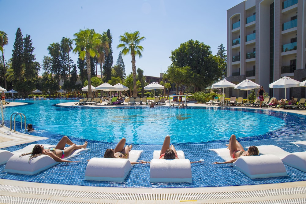 Horus Paradise Resort - Ultra All Inclusive — Swimming pool in Side