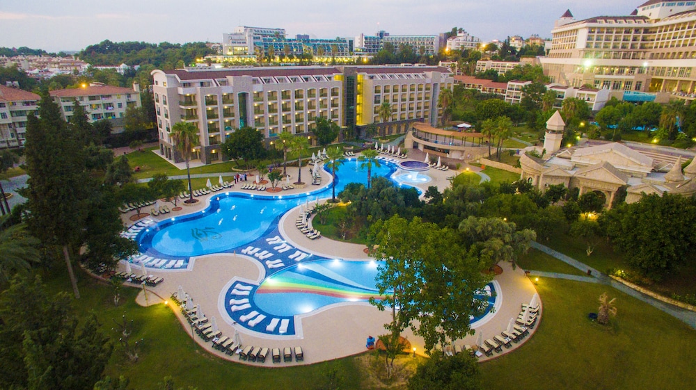 Horus Paradise Resort - Ultra All Inclusive — Swimming pool in Side