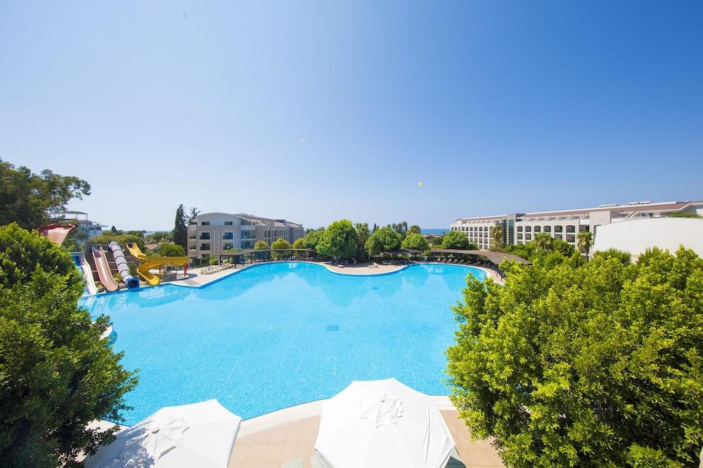 Horus Paradise Resort - Ultra All Inclusive — Swimming pool in Side